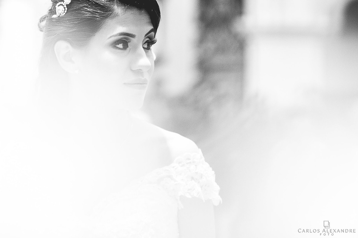 belo retrato da noiva em seu casamento casamento em lambari fotografado pelo fotografo de casamentos de três corações carlos alexandre foto