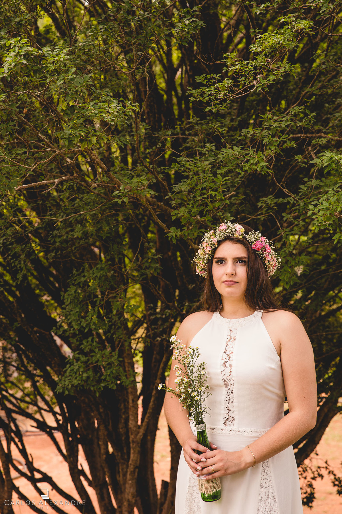 retrato lindo da noiva após casamento ao ao livre em varginha fotografado por carlos alexandre foto fotografo de casamento em três corações