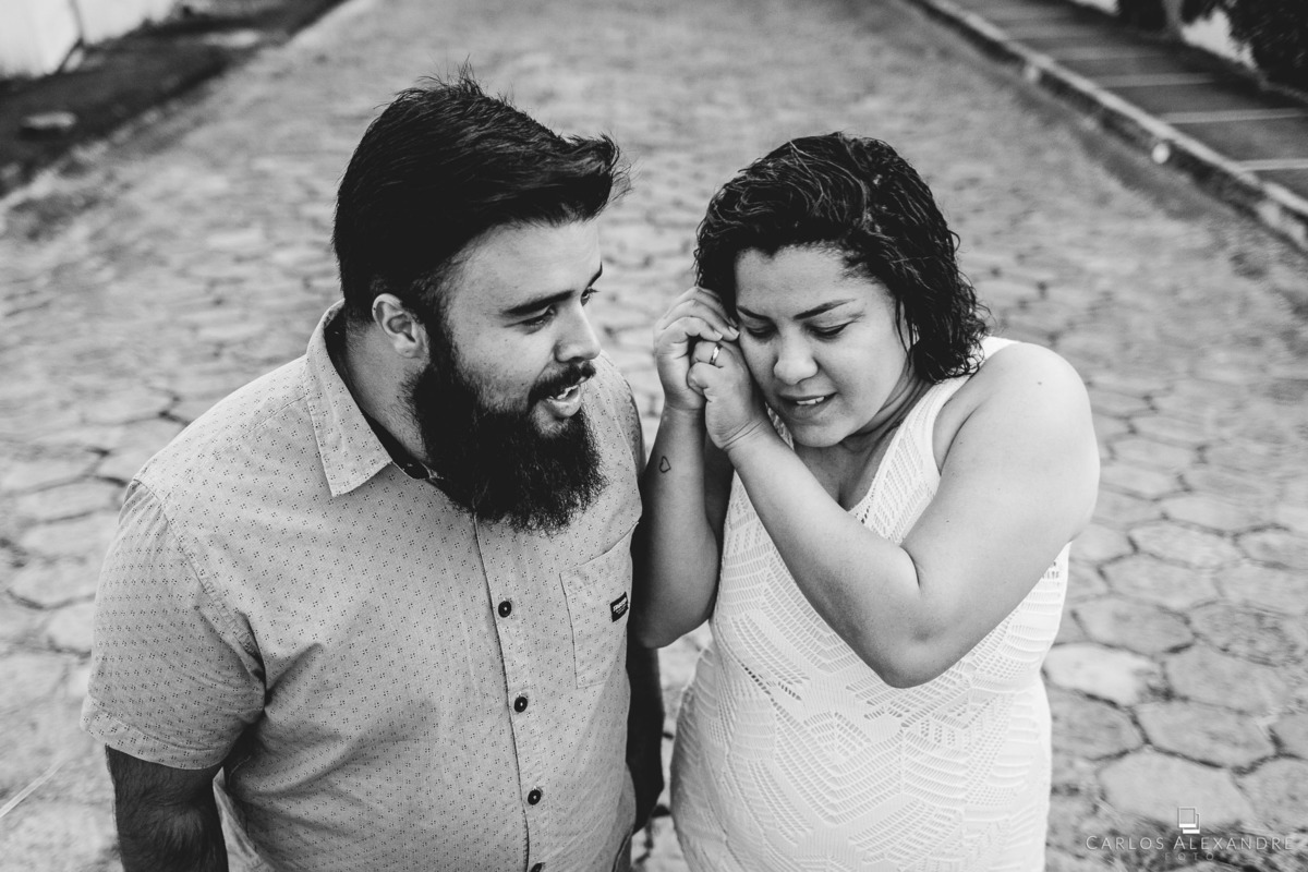 namorada dorminhoca mostra ao seu noivo o que mais gosta de fazer: dormir, fotos de gordinhos pre wedding carlos alexandre fotografo de casamento