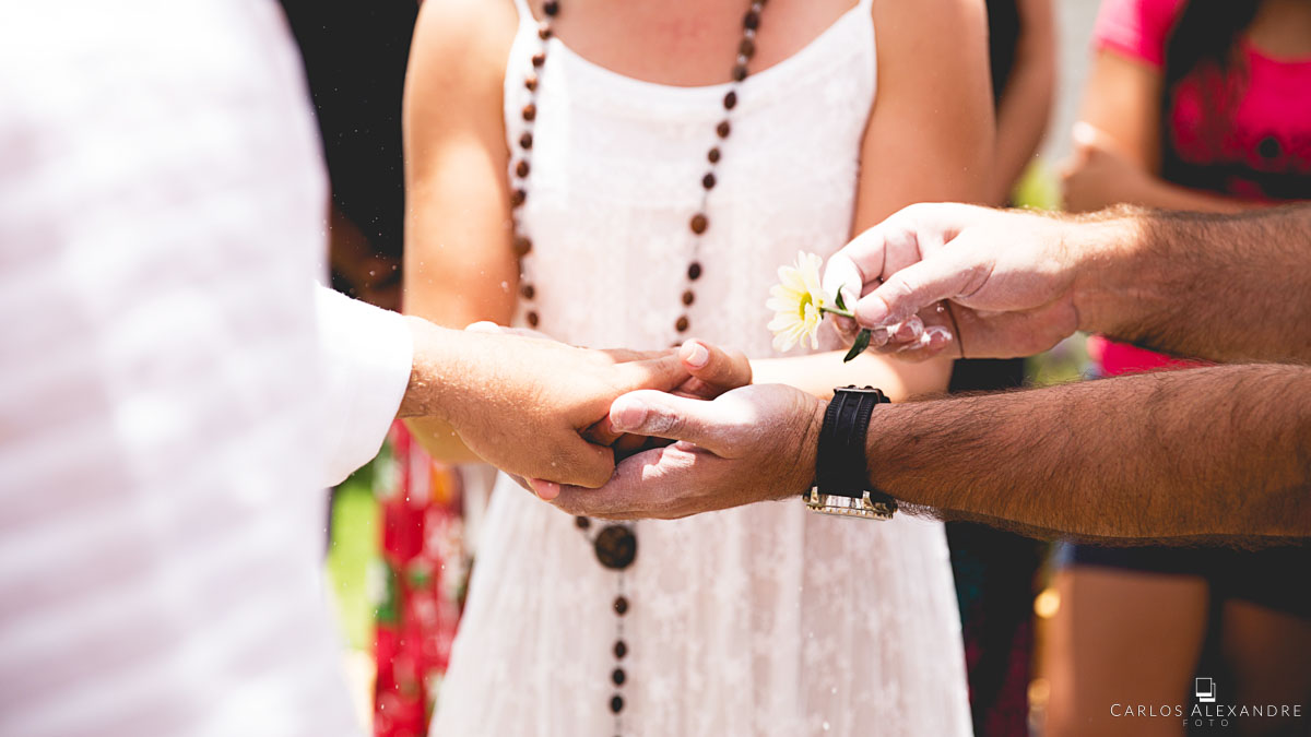 benção das alianças com água benta e com flores