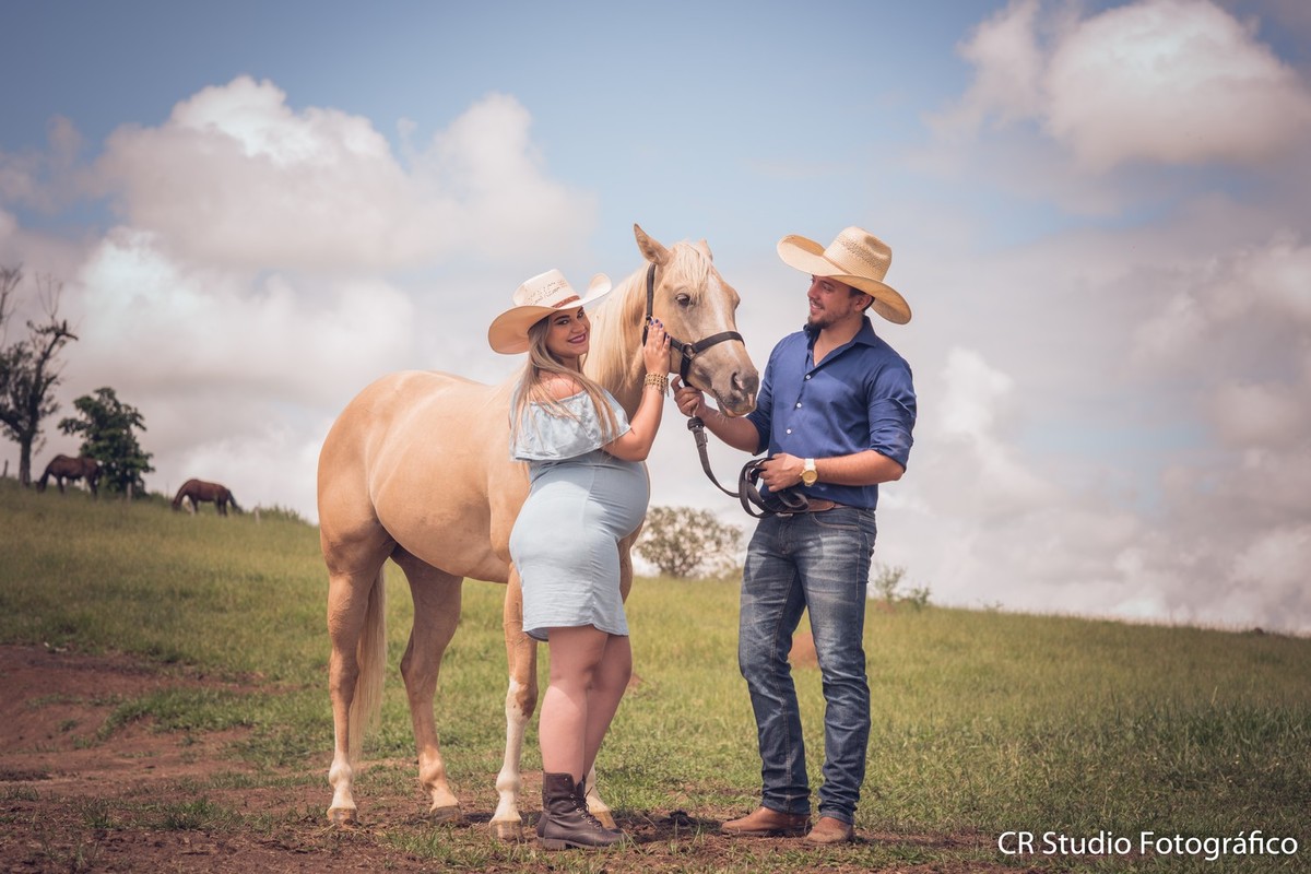 ensaio de gestante no campo