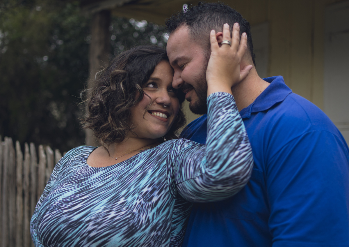 Alma livre é o momento que a Mari e o Vagner desfrutaram na Colônia Santa Maria do Novo Tirol em Piraquara. Começo da trade início do ensaio, rimos muito, muito mesmo, eu nem podia falar mais, a Mari se desmancha em risos.