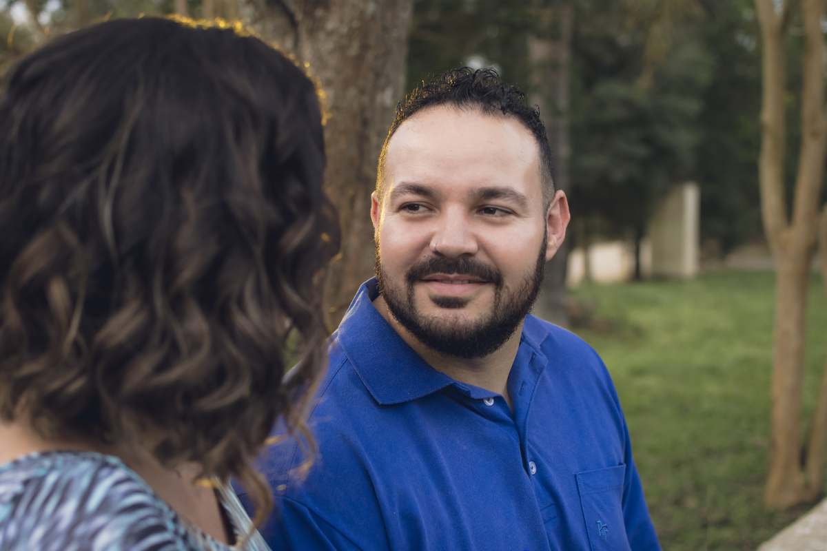 O que você enxerga ao olhar nestes olhos que te contemplam e dizem que te ama muito? E se o seu amor olhasse assim para você que história você veria os olhos dela?