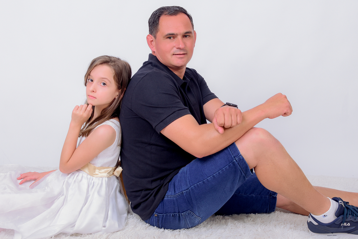 Julsimir, papai mega participativo, cara batalhador, tanto que está construindo literalmente, o quarto para a Milena, que nem chegou, mas já causou hehehe.