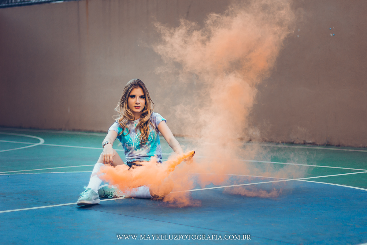 ensaio com fumaça colorida