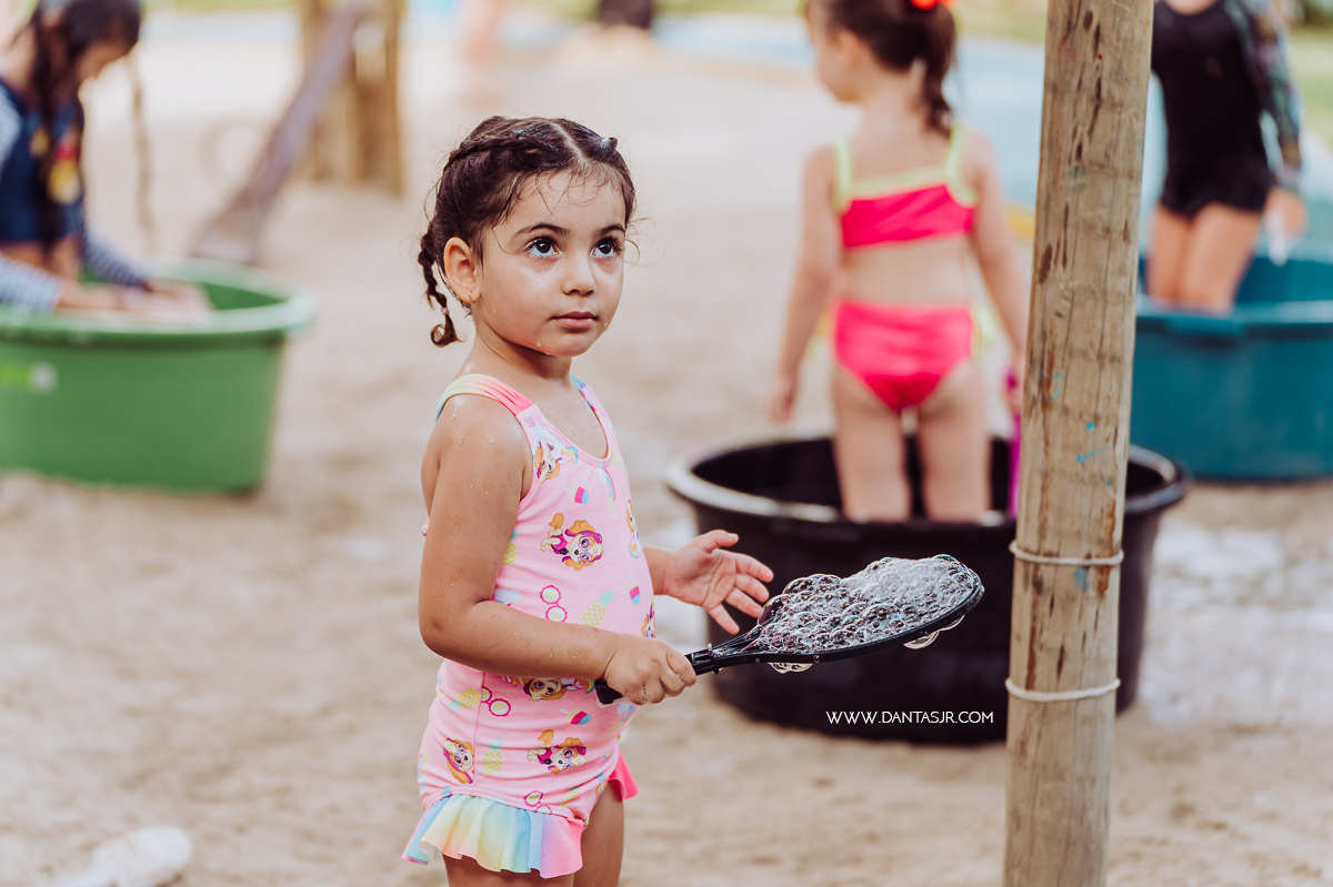 aniversario 3 anos, Maria Helena, Quintal do Brincar, Natal, RN, brincadeiras raiz, bolhas de sabão, brincar na lama, aniversário infantil