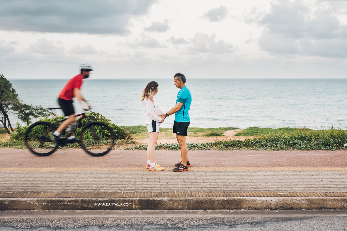 ensaio grávida, natal, rn, gravidez, pregnant, ensaio de grávida na praia, fotografia de grávida, fotógrafo de grávidas, ensaio de grávida no campo, pipa, grávida fitness, cachorro
