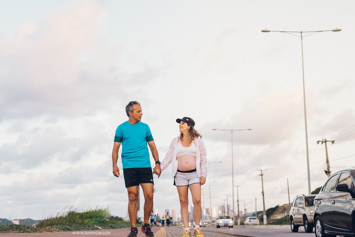 ensaio grávida, natal, rn, gravidez, pregnant, ensaio de grávida na praia, fotografia de grávida, fotógrafo de grávidas, ensaio de grávida no campo, pipa, grávida fitness, cachorro
