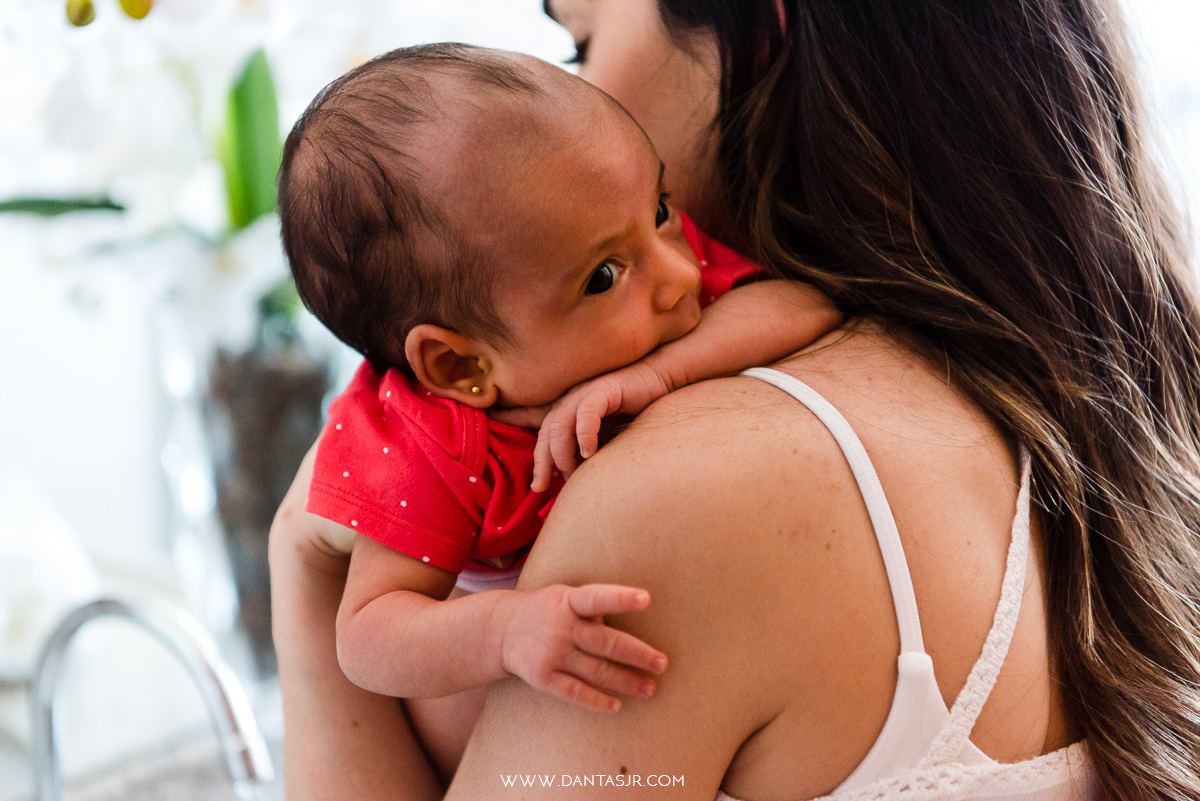 sessão lifestyle, newborn, recem nascido, fotos em casa, foto familia bebe, fotografo de familia, natal, rn