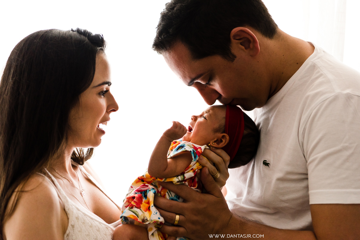 sessão lifestyle, newborn, recem nascido, fotos em casa, foto familia bebe, fotografo de familia, natal, rn