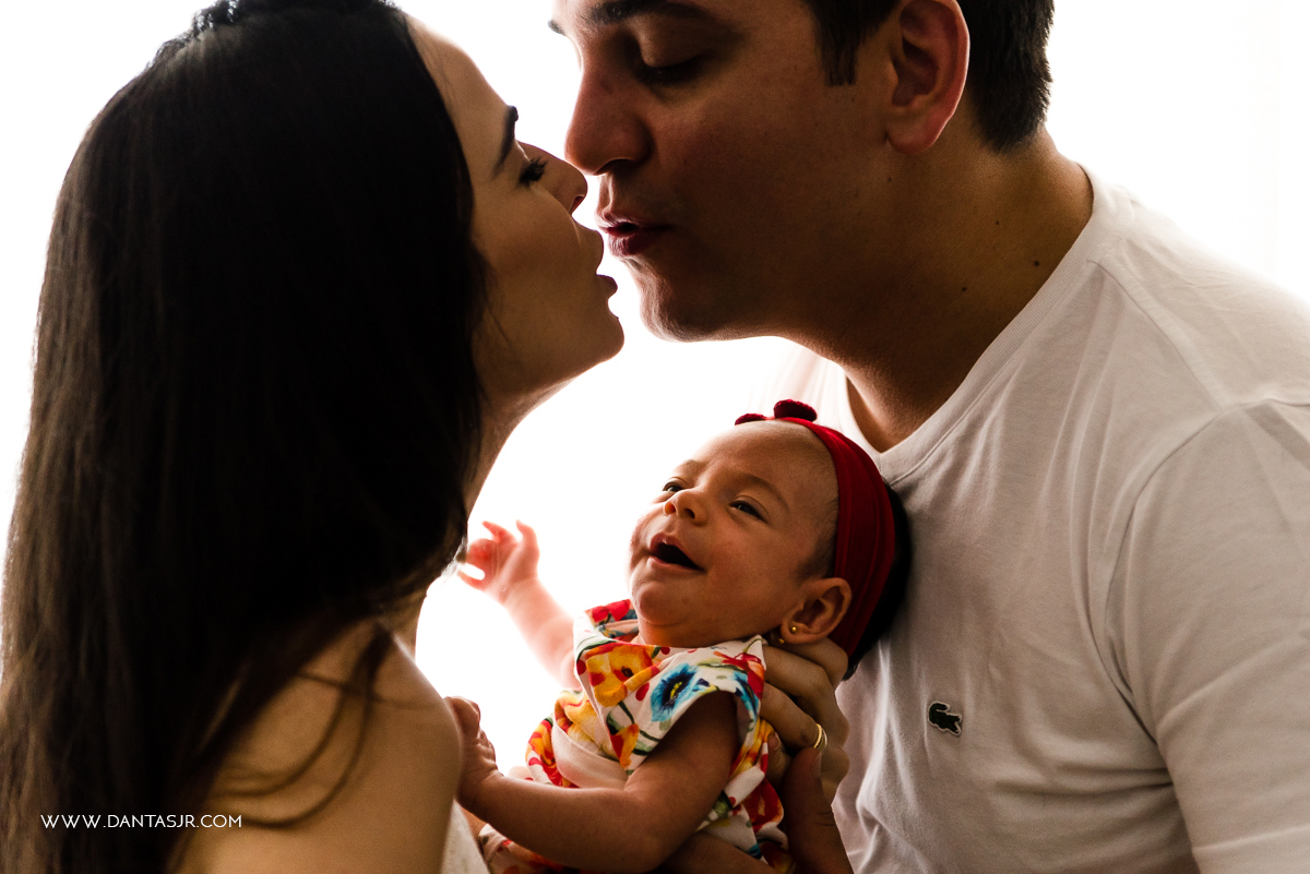 sessão lifestyle, newborn, recem nascido, fotos em casa, foto familia bebe, fotografo de familia, natal, rn