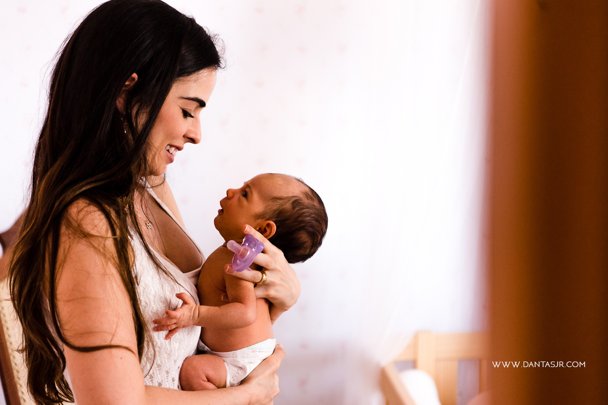 sessão lifestyle, newborn, recem nascido, fotos em casa, foto familia bebe, fotografo de familia, natal, rn