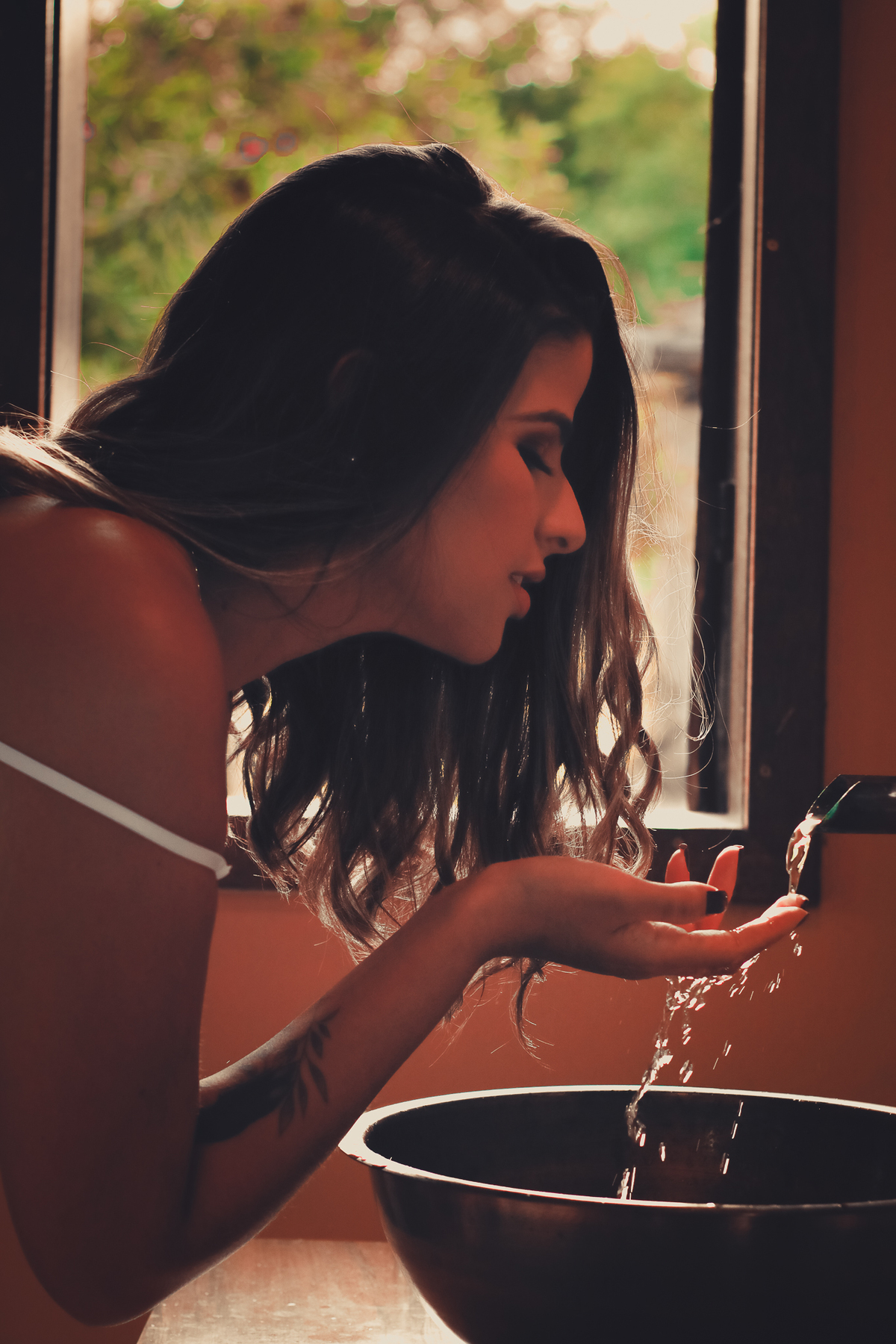 Ensaio boudoir, feito em uma tarde de sol, em uma fazenda, usamos langerriers e camisolas para o ensaio, com uma makeup simples e profissioanal
