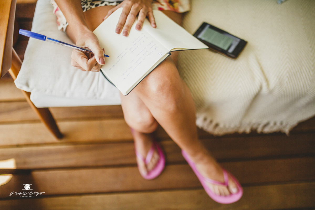 escrevendo depoimentos