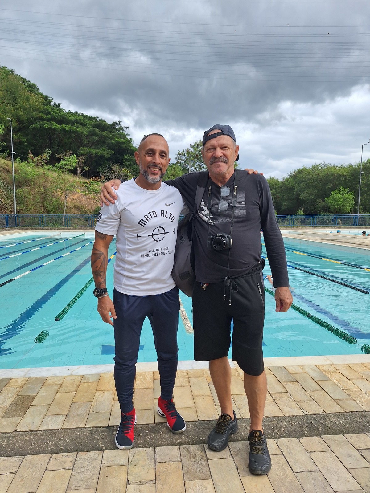 Professor Fred e aluno israel