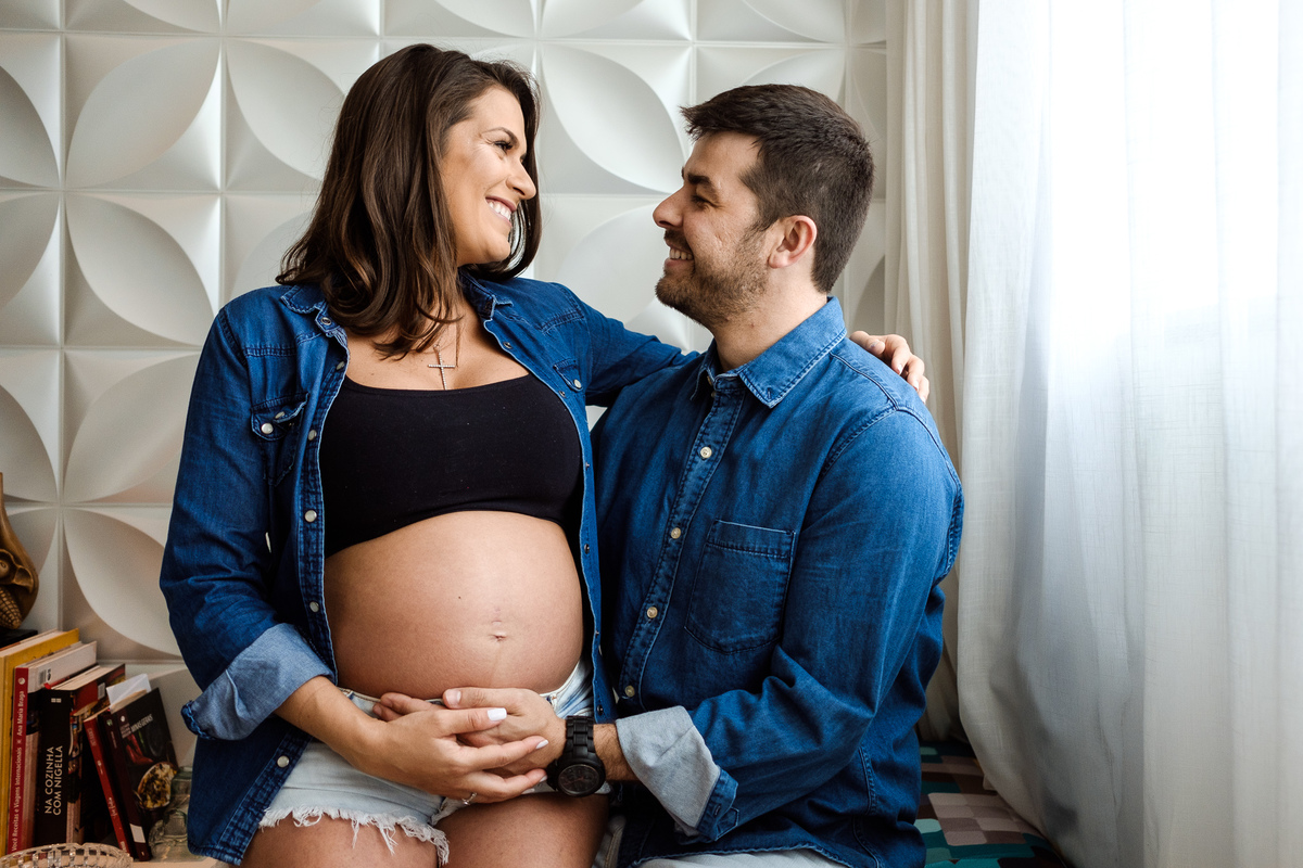 ensaio gestante cascavel dentro de casa