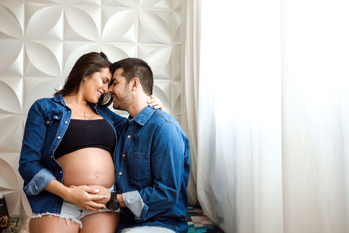 ensaio gestante cascavel dentro de casa