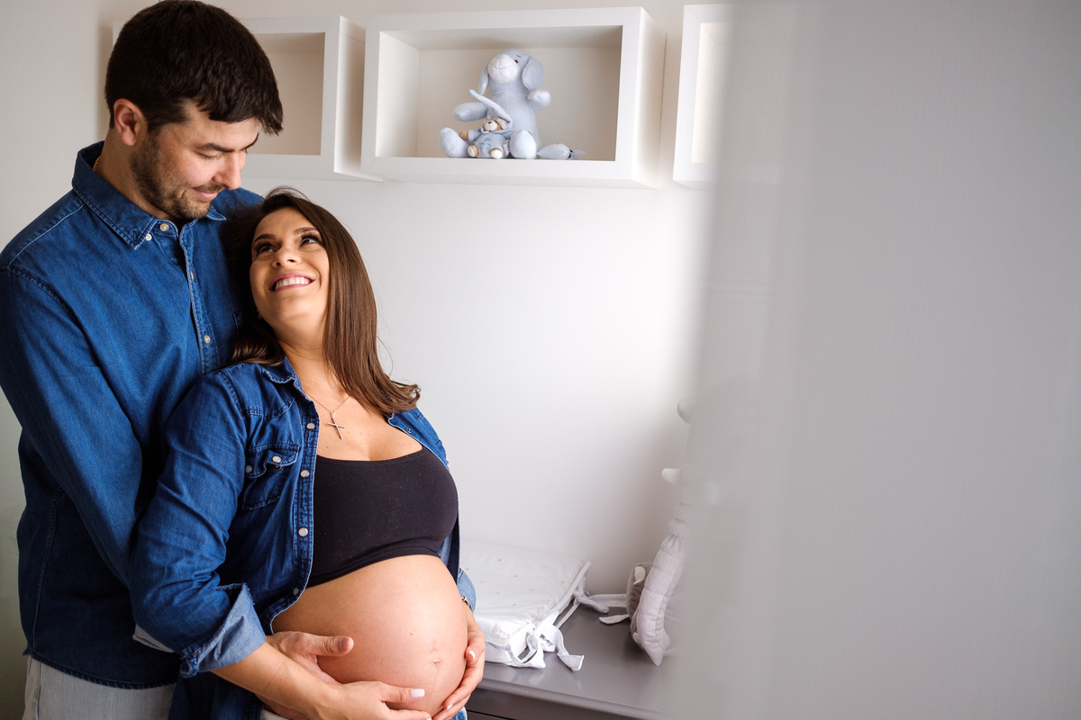 ensaio gestante cascavel dentro de casa