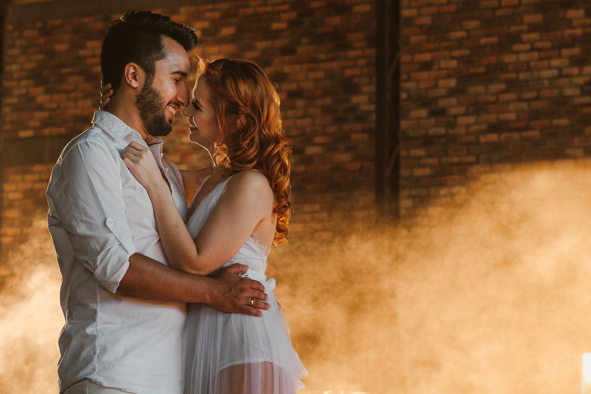 vivi cake, cake designer, programa eliana, fotos de casal, ensaio pre-casamento, roupa branca, lugar abandonado, cascavel, barracão, edu freire, fotografia de casamento