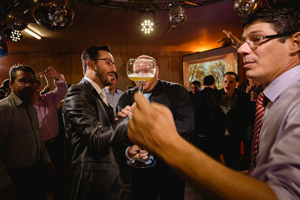 Foto da festa - noivos com os convidados