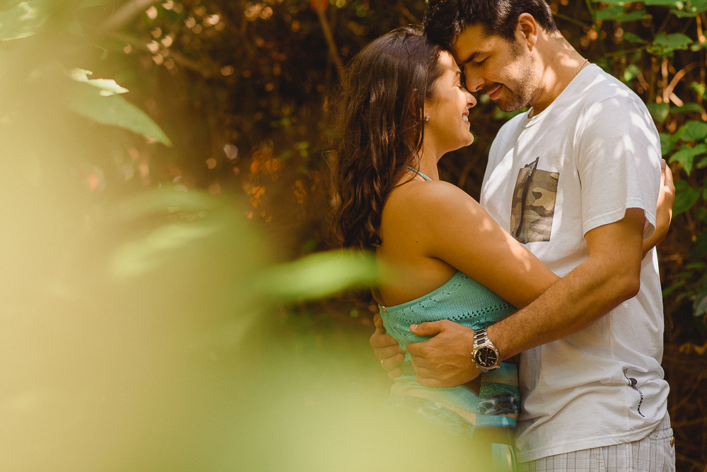 Foto dos noivos na trilha