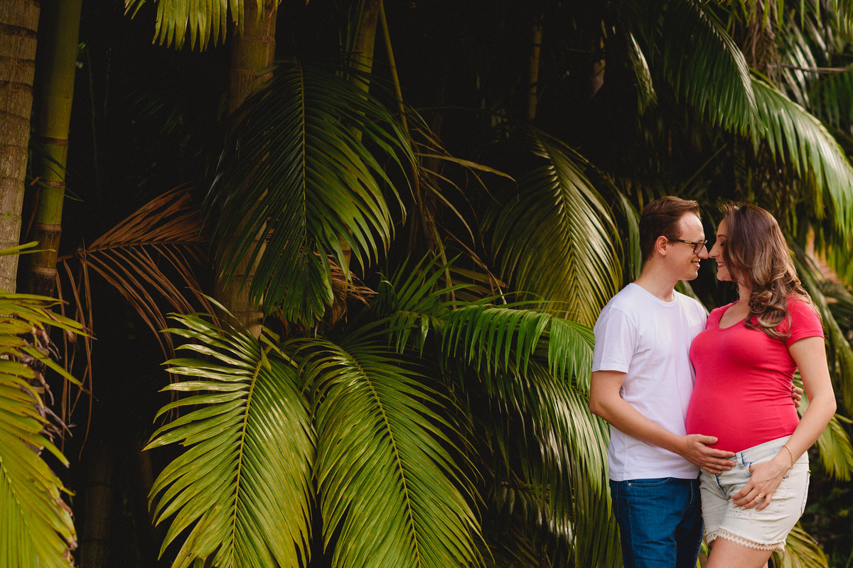 Casal esperando sua primeira feilha