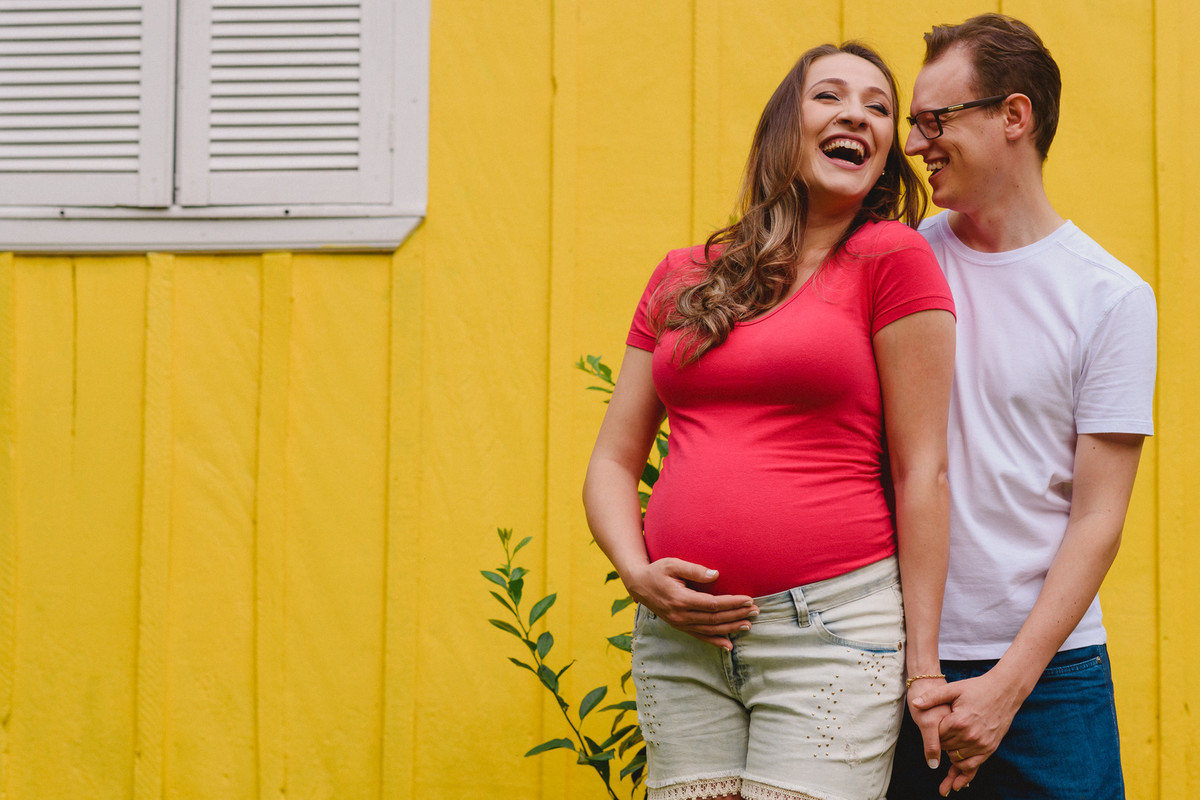 Um momento de alegria do papai e da mamãe