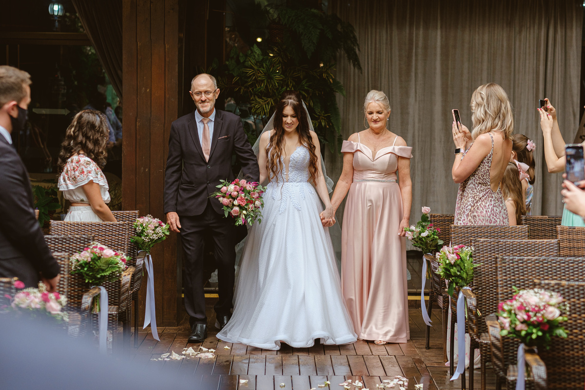 cerimonia casamento ar livre, le monde, chuva, cascavel, noivos, fotografia, brinde, edu freire, fotografia de casamento, fotógrafo de casamento, cascavel, parana, brasil
