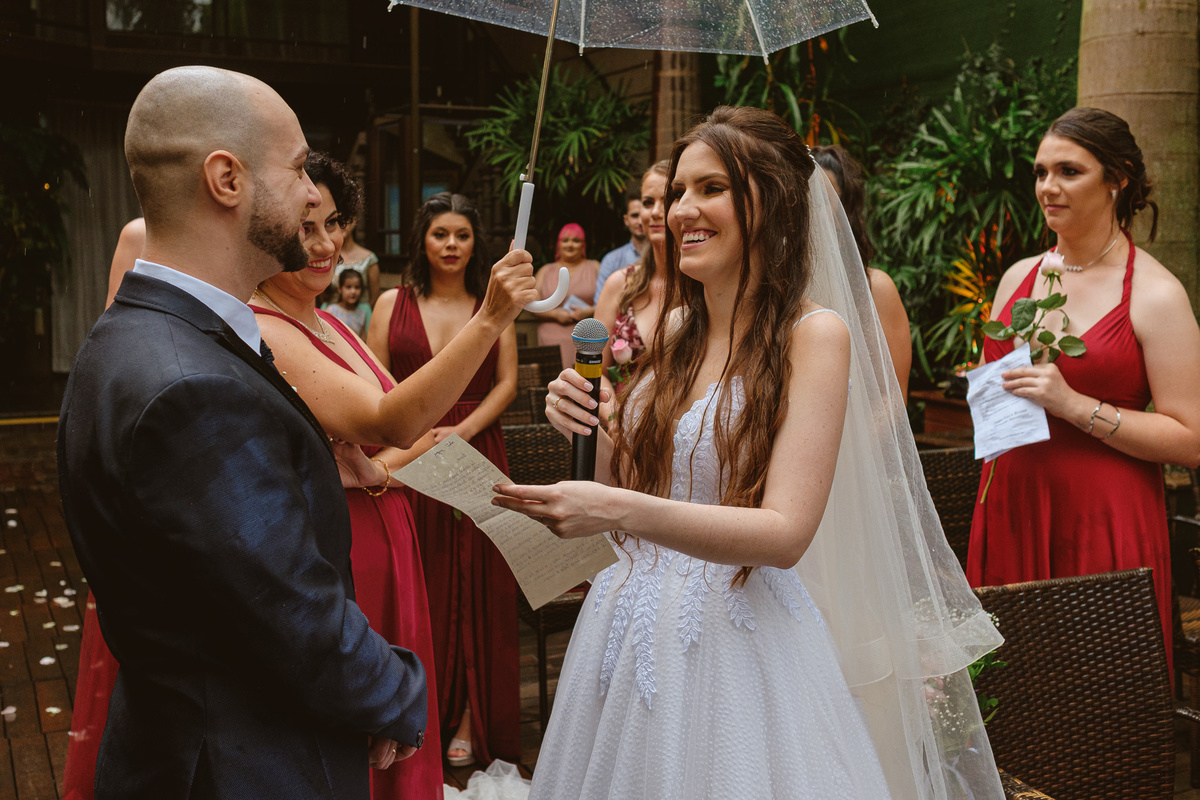 cerimonia casamento ar livre, le monde, chuva, cascavel, noivos, fotografia, brinde, edu freire, fotografia de casamento, fotógrafo de casamento, cascavel, parana, brasil