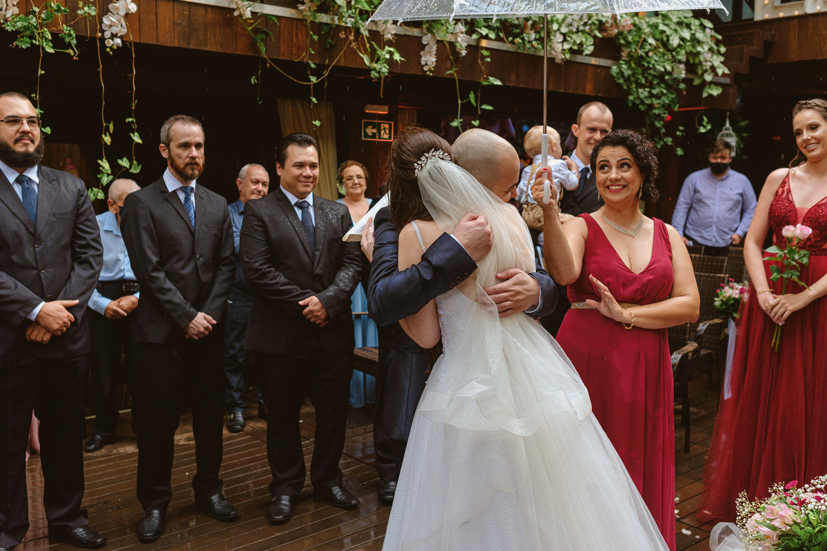 cerimonia casamento ar livre, le monde, chuva, cascavel, noivos, fotografia, brinde, edu freire, fotografia de casamento, fotógrafo de casamento, cascavel, parana, brasil