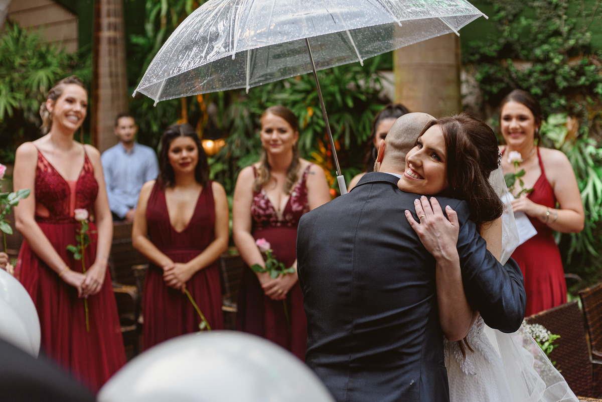 cerimonia casamento ar livre, le monde, chuva, cascavel, noivos, fotografia, brinde, edu freire, fotografia de casamento, fotógrafo de casamento, cascavel, parana, brasil