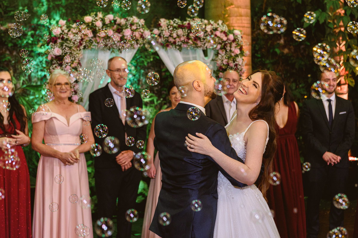 cerimonia casamento ar livre, le monde, chuva, cascavel, noivos, fotografia, brinde, edu freire, fotografia de casamento, fotógrafo de casamento, cascavel, parana, brasil