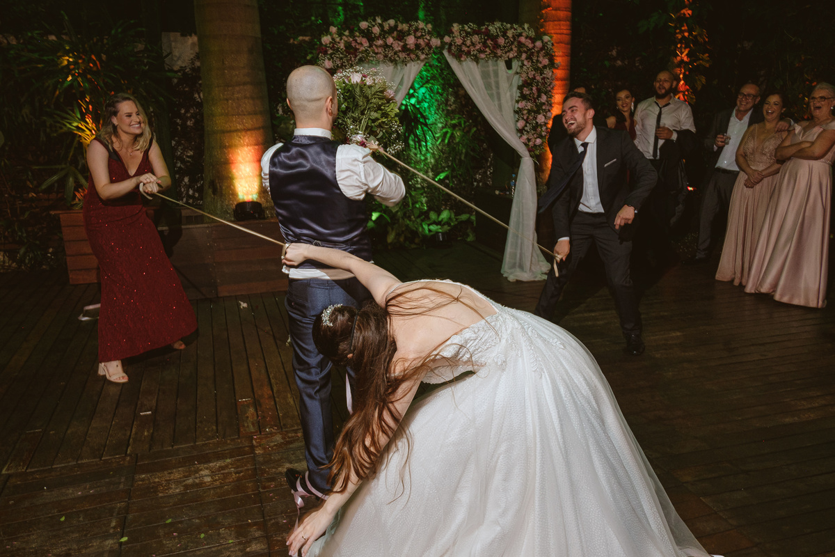 cerimonia casamento ar livre, le monde, chuva, cascavel, noivos, fotografia, brinde, edu freire, fotografia de casamento, fotógrafo de casamento, cascavel, parana, brasil