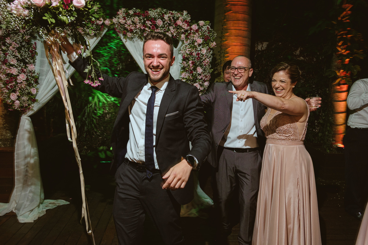 cerimonia casamento ar livre, le monde, chuva, cascavel, noivos, fotografia, brinde, edu freire, fotografia de casamento, fotógrafo de casamento, cascavel, parana, brasil