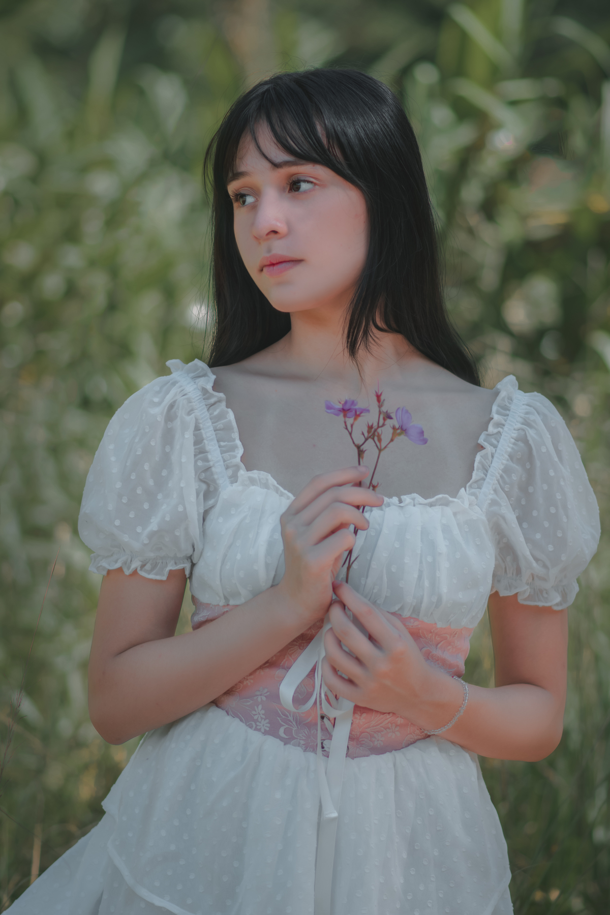 Fotografia artística de debutante, ensaio externo de 15 anos estilo camponesa. fotógrafo em Paranapiacaba, fotógrafo em Mauá, fotógrafo em Santo André. Formas de comemorar os 15 anos. fotos de 15 anos.