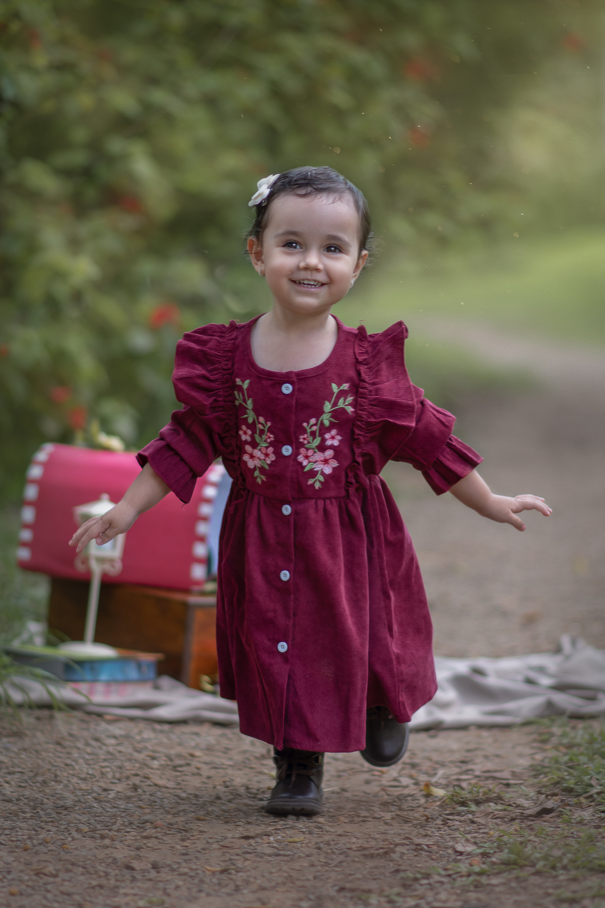 ensaio fotográfico infantil no Parque Central de Santo André. Fotógrafo em Santo André. Fotografia artística, ensaio fotográfico externo de crianças. 