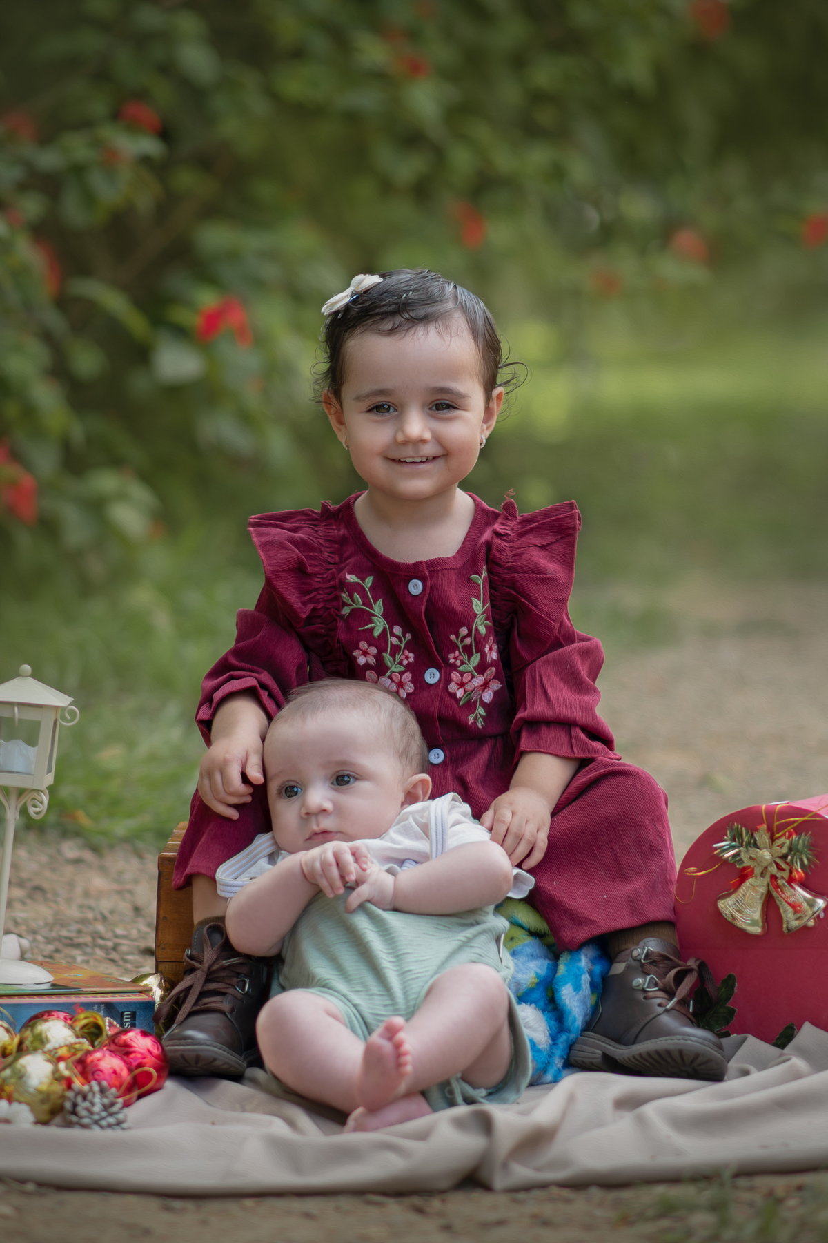 ensaio fotográfico infantil no Parque Central de Santo André. Fotógrafo em Santo André. Fotografia artística, ensaio fotográfico externo de crianças. 