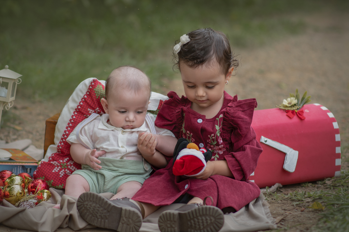 ensaio fotográfico infantil no Parque Central de Santo André. Fotógrafo em Santo André. Fotografia artística, ensaio fotográfico externo de crianças. 