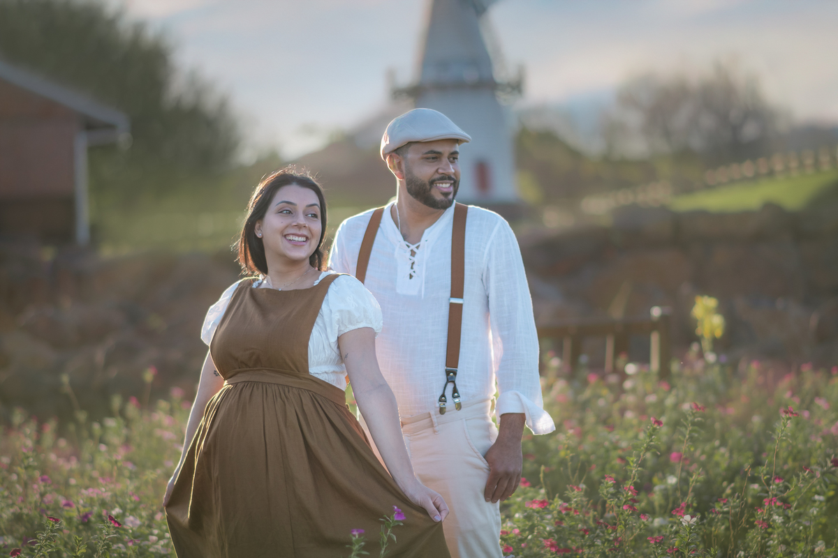 Ensaio fotográfico gestante, fotografia artística, ensaio gestante externo em Holambra. Maternidade, ensaio bucólico.