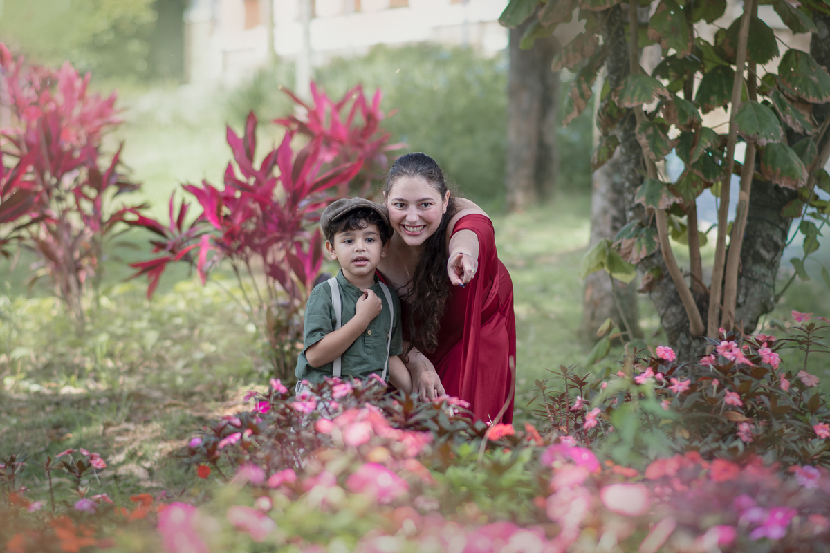 ensaio fotográfico externo, fotografia artística, ensaio mãe e filho, maternidade, fotografia de crianças, fotógrafo. Parque Chácara Silvestre, ensaio fotográfico Parque chácara silvestre, fotógrafo são Bernardo do Campo