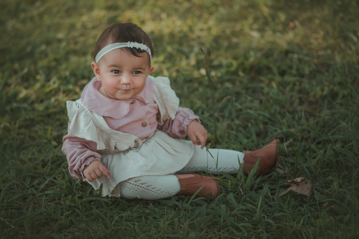 ensaio fotografia de 1 ano, fotogrfia de bebe de 1 ano, fotografia artística, ensaio de 1 aninho no parque central de santo André, ensaio externo, fotógrafo em Santo André, fotógrafo de bebês.