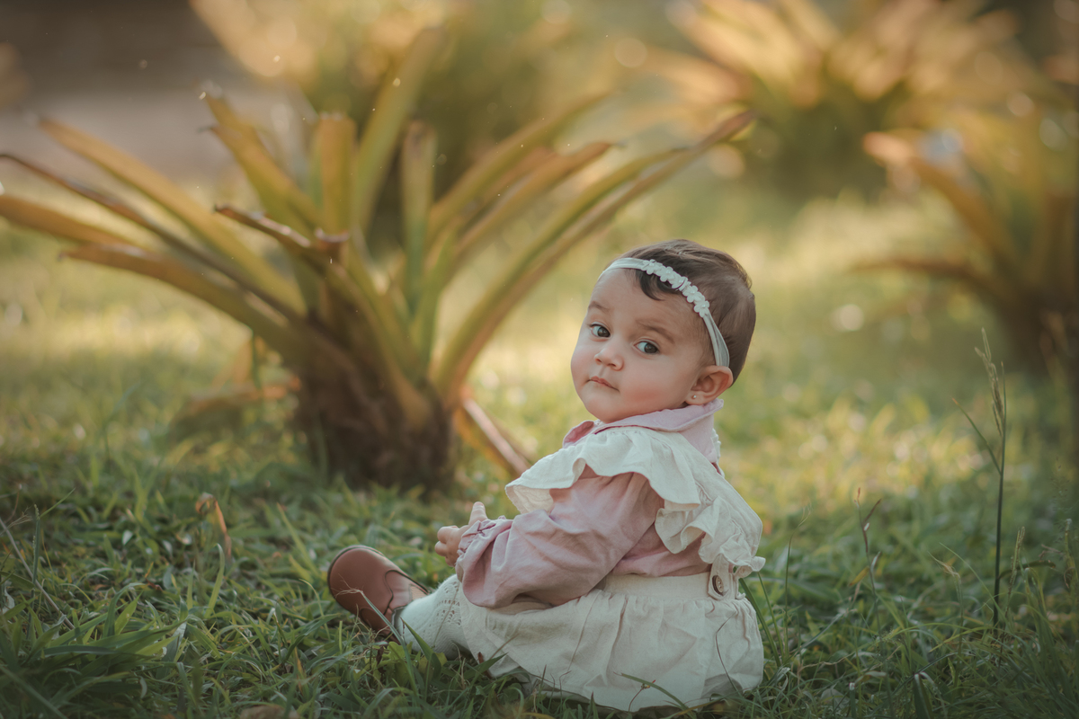 ensaio fotografia de 1 ano, fotogrfia de bebe de 1 ano, fotografia artística, ensaio de 1 aninho no parque central de santo André, ensaio externo, fotógrafo em Santo André, fotógrafo de bebês.