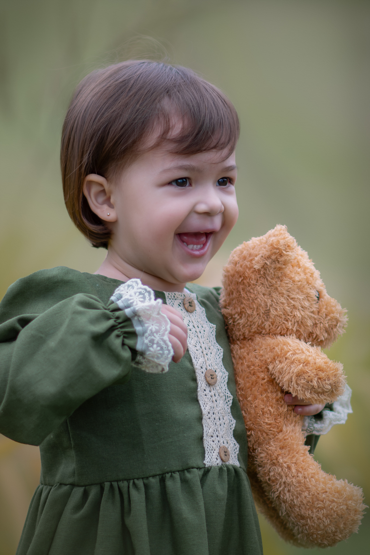ensaio fotográfico infantil de criança de 3 anos, fotografia externo, fotógrafo de crianças em São Paulo, Santo André. fotografia de crianças de 3 anos. ensaio fotográfico no Parque Central de Santo André.