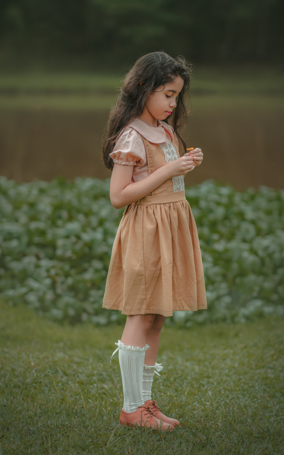 fotografia autoral de ensaio infantil externo, fotografia artística, ensaio fotográfico, Ensaio fotografico autoral de família. Fotógrafo em São Bernardo do Campo. Fotografia de ensaio infantil natural, com criança brincando livremente em São Paulo.