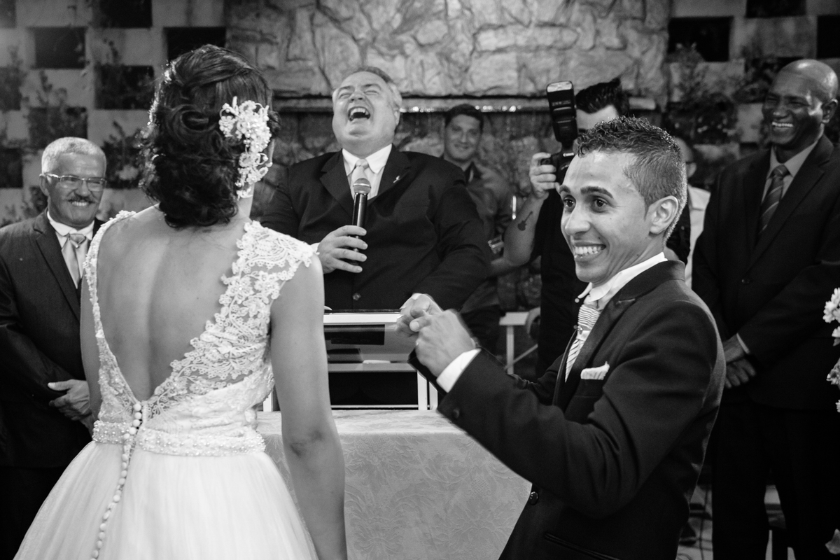 Casamento em Nova Iguaçu - RJ - Rio de Janeiro - por Jefferson Meireles Fotografia - fotógrafo na Região dos Lagos - Rio das Ostras - Cabo Frio - Armação de Búzios - Unamar - momento do beijo