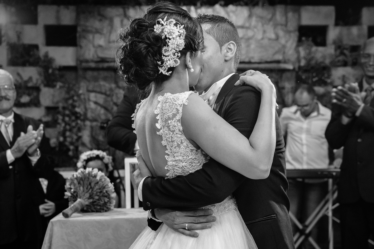 Casamento em Nova Iguaçu - RJ - Rio de Janeiro - por Jefferson Meireles Fotografia - fotógrafo na Região dos Lagos - Rio das Ostras - Cabo Frio - Armação de Búzios - Unamar - beino dos noivos
