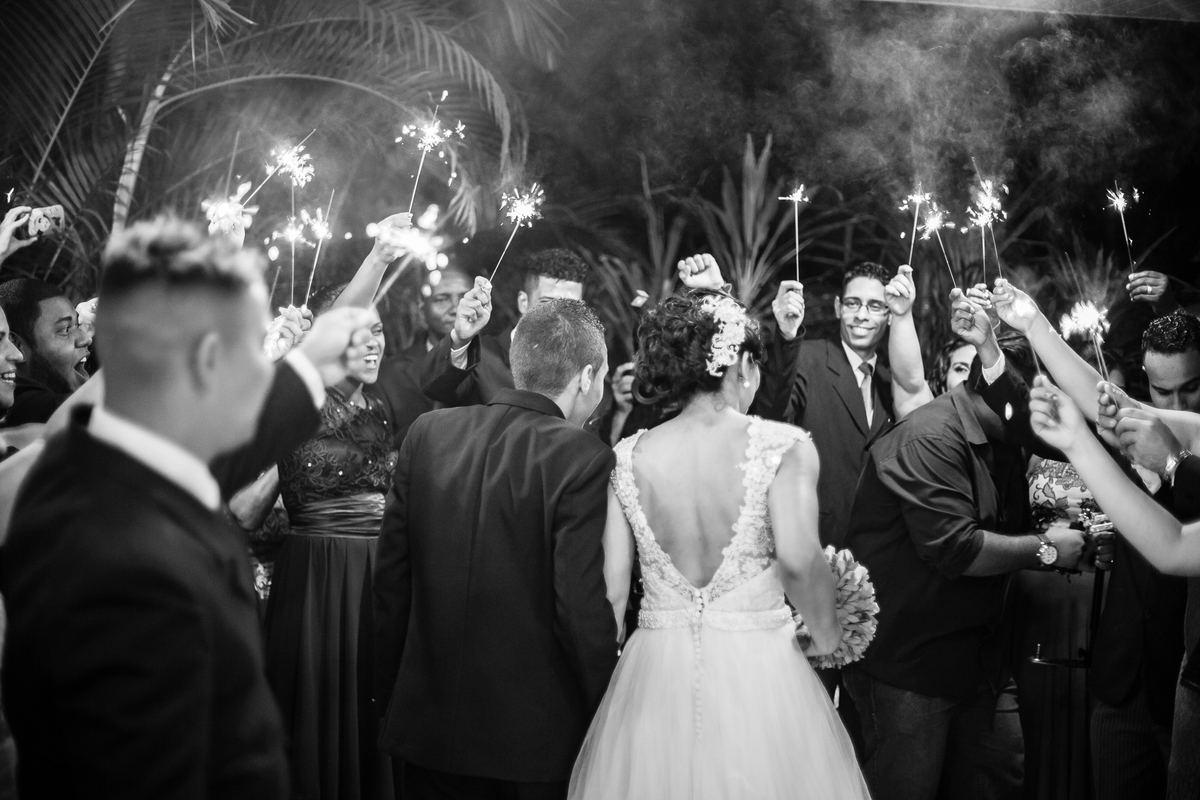 Casamento em Nova Iguaçu - RJ - Rio de Janeiro - por Jefferson Meireles Fotografia - fotógrafo na Região dos Lagos - Rio das Ostras - Cabo Frio - Armação de Búzios - Unamar - saida dos noivos