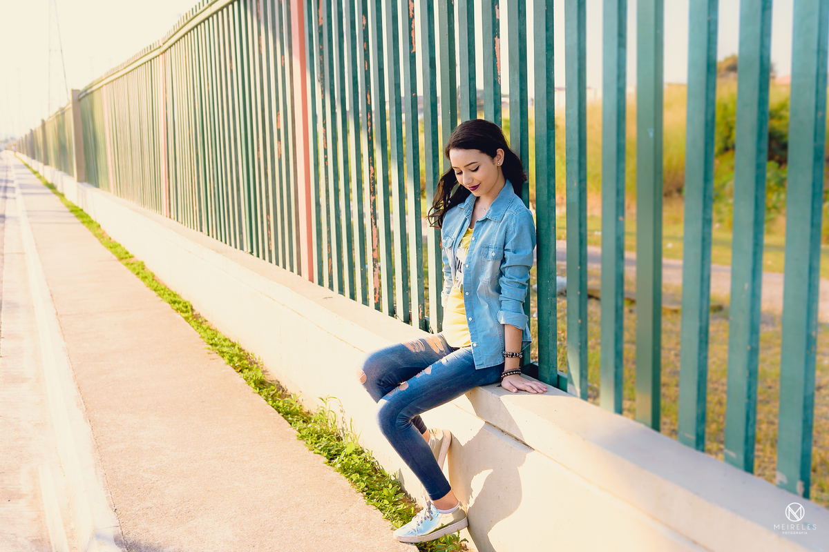 ensaio fotografico feminino - parque madureira - rj - Rio de Janeiro - por Jefferson Meireles Fotografia - fotógrafo na Região dos Lagos - rio das ostras - cabo frio - buzios - duque de caxias - manoela antelo na grade