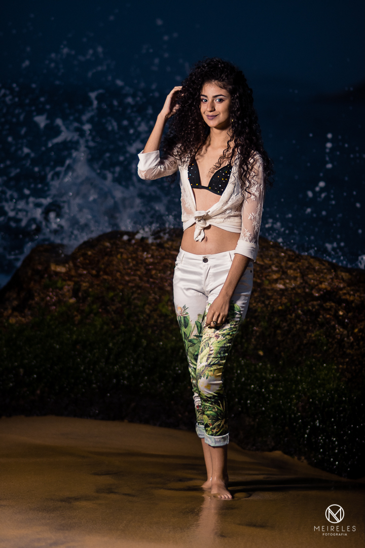 ensaio fotografico 15 anos - book - fotos debutante - fotografia no sesc - lugar para fotos nova iguacu - bater das aguas - onda - agua na pedra - rj - duque de caxias - cabo frio - rio de janeiro