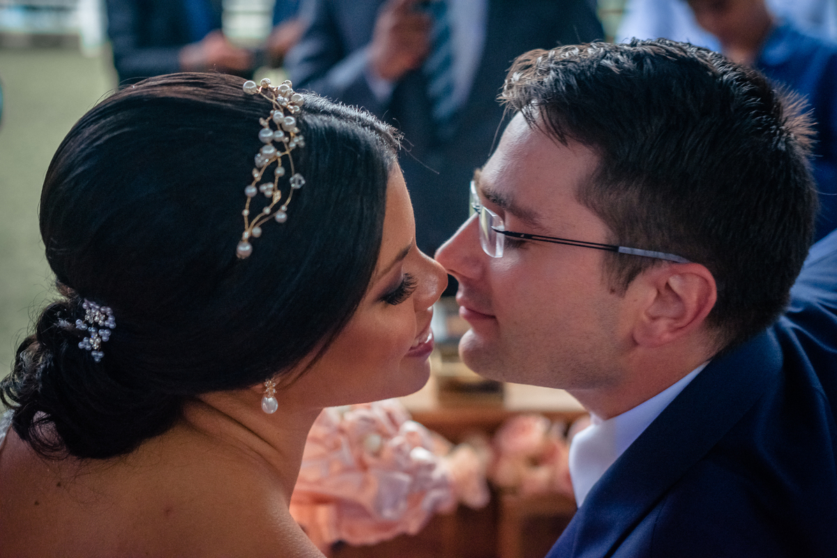 Casar de dia, regiao dos lagos, rio das ostras, rj, pousada, ao ar livre, lindo, melhor lugar, fotografo, beijinho dos noivos